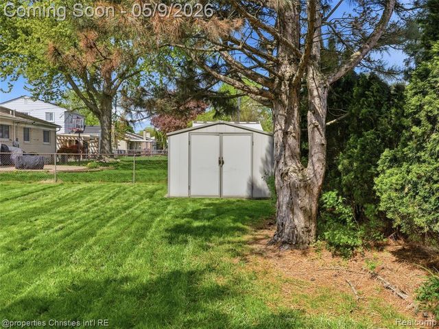 29526 Lyndon Street, Livonia, MI 48154