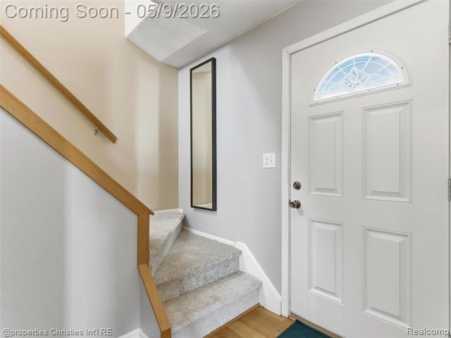 29526 Lyndon Street, Livonia, MI 48154