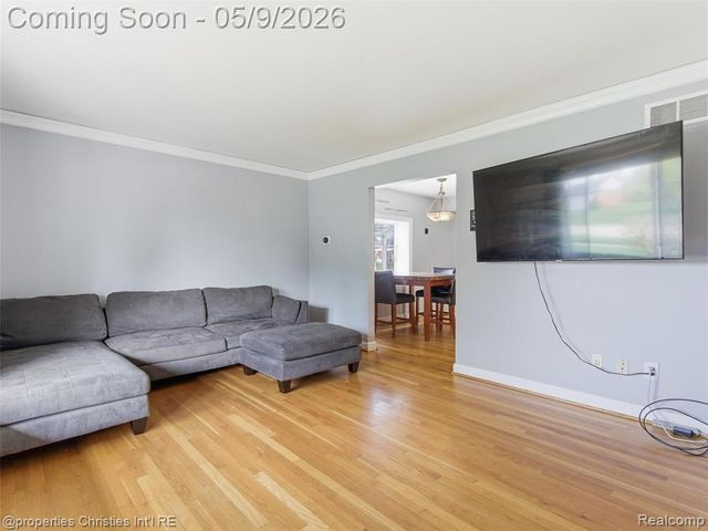 29526 Lyndon Street, Livonia, MI 48154