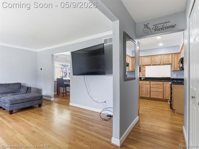29526 Lyndon Street, Livonia, MI 48154