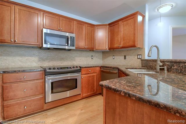 45973 Graystone Lane, Canton, MI 48187