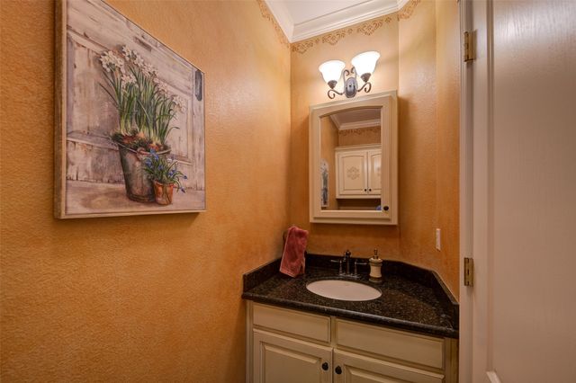 1211 W Fm 922, Valley View, TX 76272