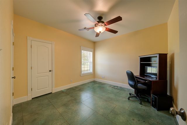 1211 W Fm 922, Valley View, TX 76272