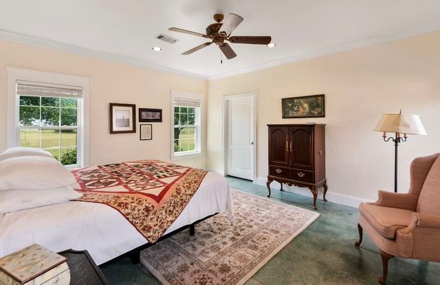1211 W Fm 922, Valley View, TX 76272