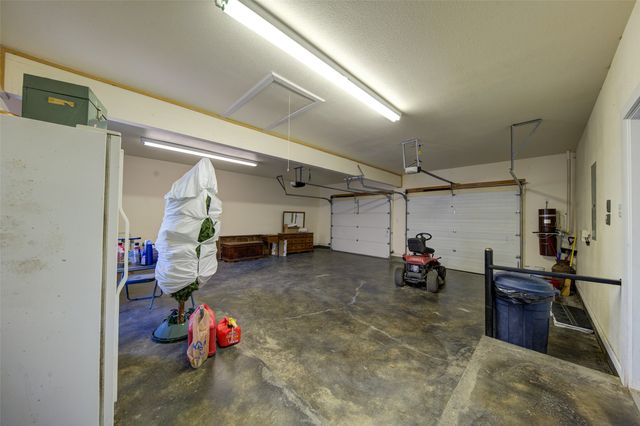 1211 W Fm 922, Valley View, TX 76272