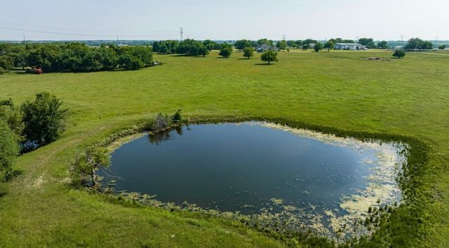 1211 W Fm 922, Valley View, TX 76272