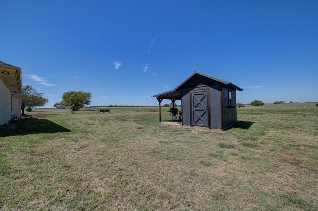 1211 W Fm 922, Valley View, TX 76272