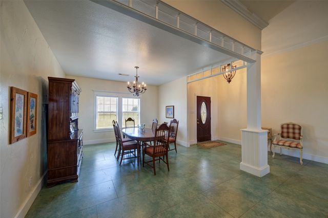 1211 W Fm 922, Valley View, TX 76272