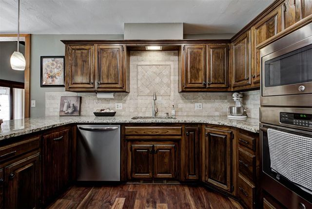 1600 Nightingale Lane, Edmond, OK 73034