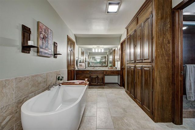 1600 Nightingale Lane, Edmond, OK 73034