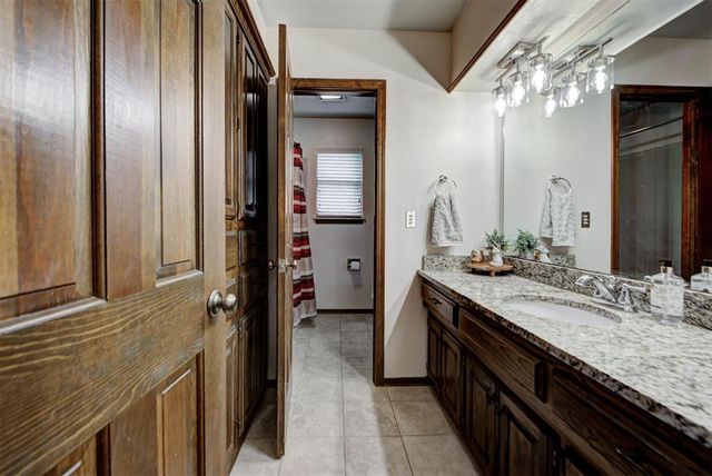 1600 Nightingale Lane, Edmond, OK 73034