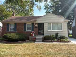 23040 Church Street, Oak Park, MI 48237