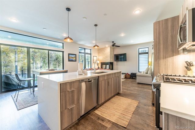 930 Blue River Parkway 714, Silverthorne, CO 80498