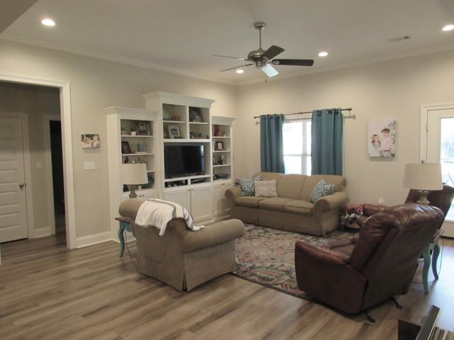 23 Castlewoods Way, Petal, MS 39465