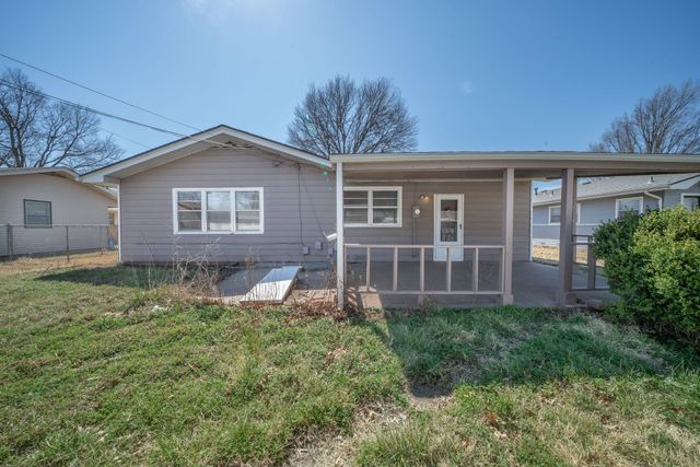 1206 W Dallas St, Wichita, KS 67217