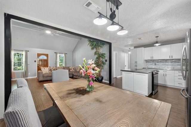 2103 Diane Street, Pinehurst, TX 77362