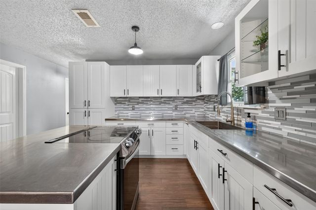 2103 Diane Street, Pinehurst, TX 77362