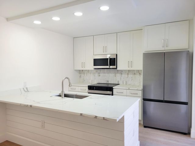 201 2nd Way, West Palm Beach, FL 33407