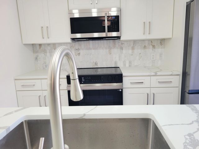 201 2nd Way, West Palm Beach, FL 33407