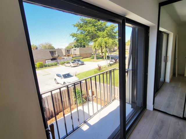 201 2nd Way, West Palm Beach, FL 33407