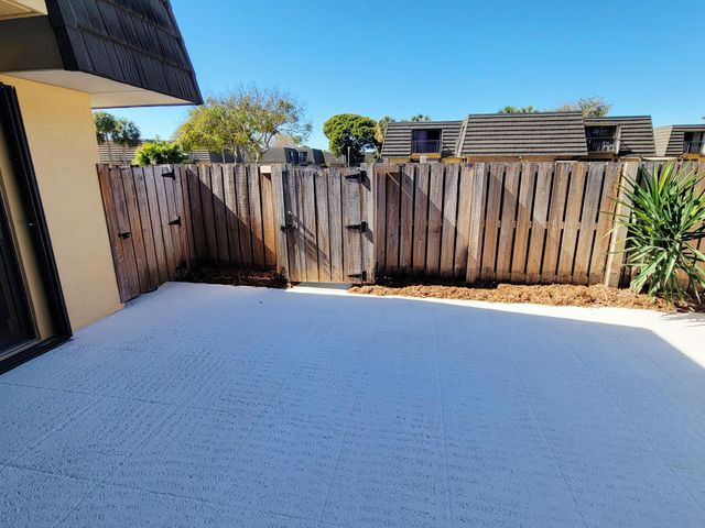 201 2nd Way, West Palm Beach, FL 33407