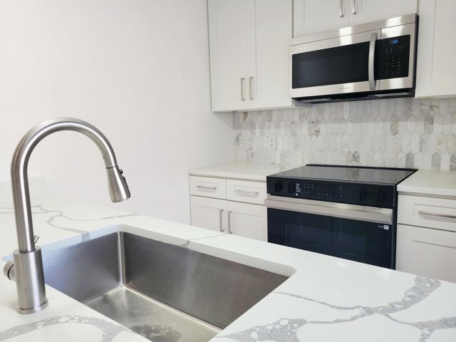 201 2nd Way, West Palm Beach, FL 33407