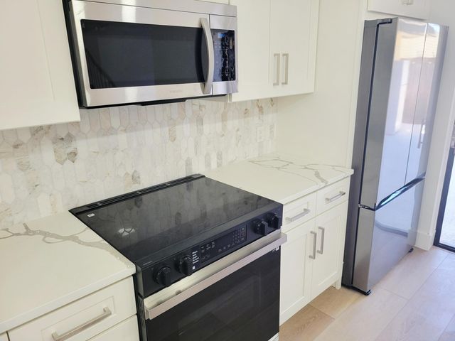 201 2nd Way, West Palm Beach, FL 33407