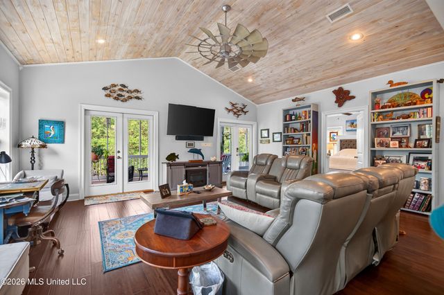 48 Wolfe Street, Bay Saint Louis, MS 39520