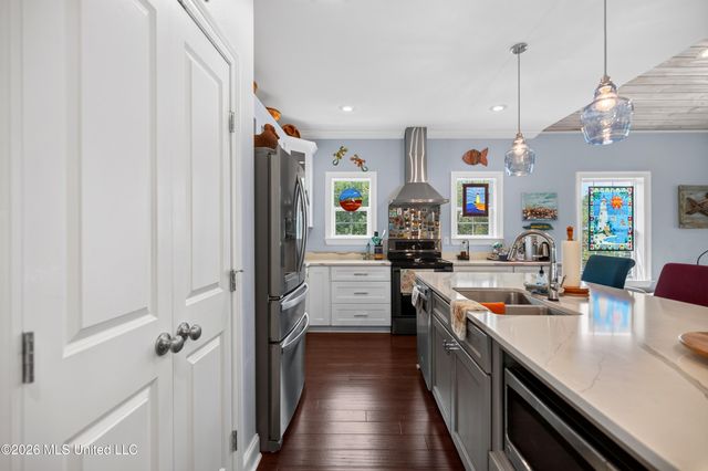 48 Wolfe Street, Bay Saint Louis, MS 39520