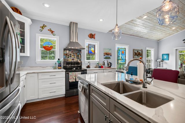 48 Wolfe Street, Bay Saint Louis, MS 39520