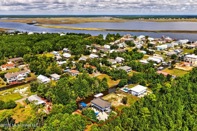 48 Wolfe Street, Bay Saint Louis, MS 39520