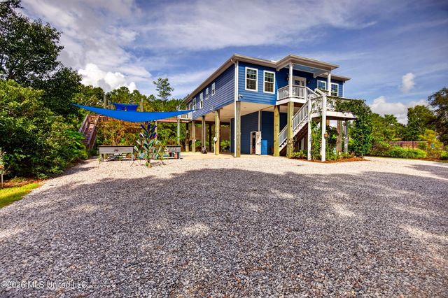 48 Wolfe Street, Bay Saint Louis, MS 39520