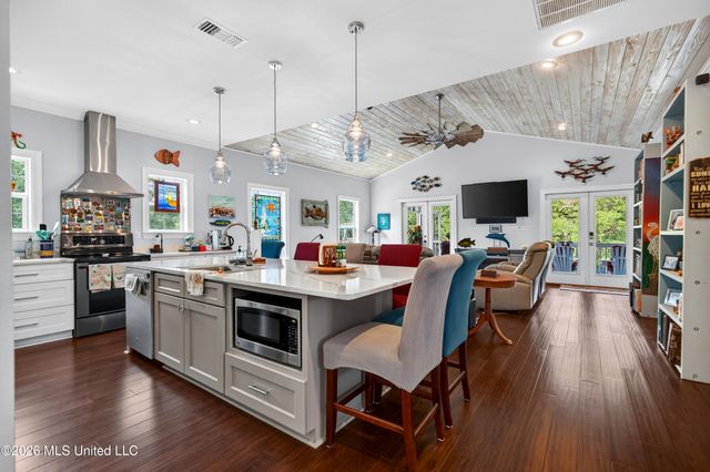 48 Wolfe Street, Bay Saint Louis, MS 39520