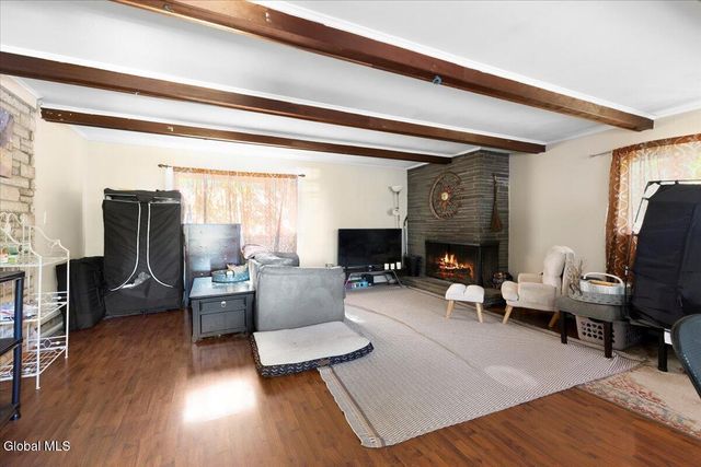 2487 Us Route 9W, Ravena, NY 12143