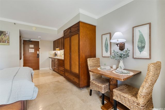 2045 Kalakaua Avenue 118, Honolulu, HI 96815