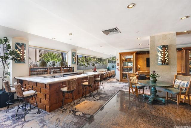 2045 Kalakaua Avenue 118, Honolulu, HI 96815