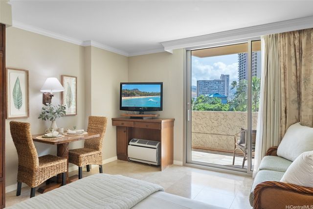 2045 Kalakaua Avenue 118, Honolulu, HI 96815