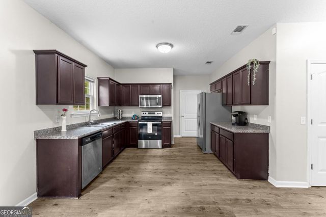 1286 Windrow Drive, Hinesville, GA 31313