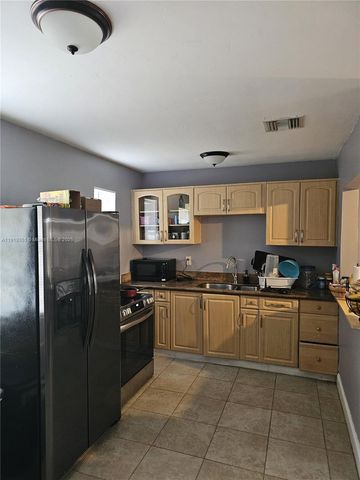 567 Tallulah Rd, Palm Beach, FL 33462