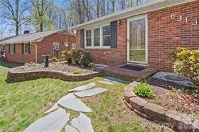6313 Arden Circle, Clemmons, NC 27012
