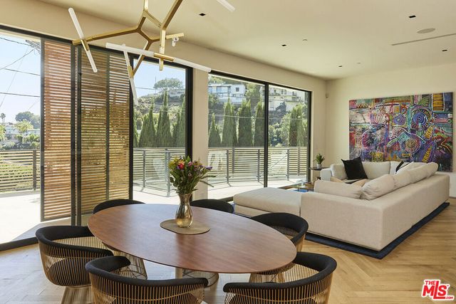 8455 Franklin Avenue, Los Angeles, CA 90069