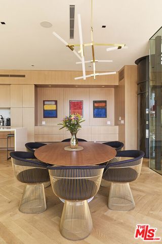8455 Franklin Avenue, Los Angeles, CA 90069