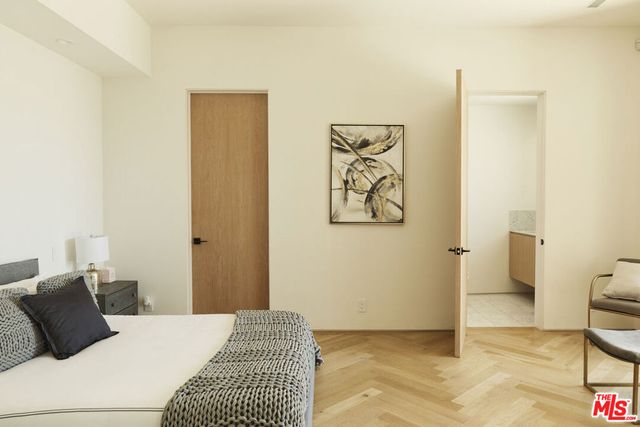 8455 Franklin Avenue, Los Angeles, CA 90069