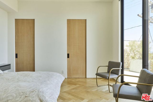 8455 Franklin Avenue, Los Angeles, CA 90069