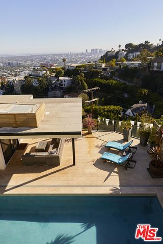 8455 Franklin Avenue, Los Angeles, CA 90069