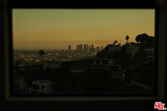 8455 Franklin Avenue, Los Angeles, CA 90069