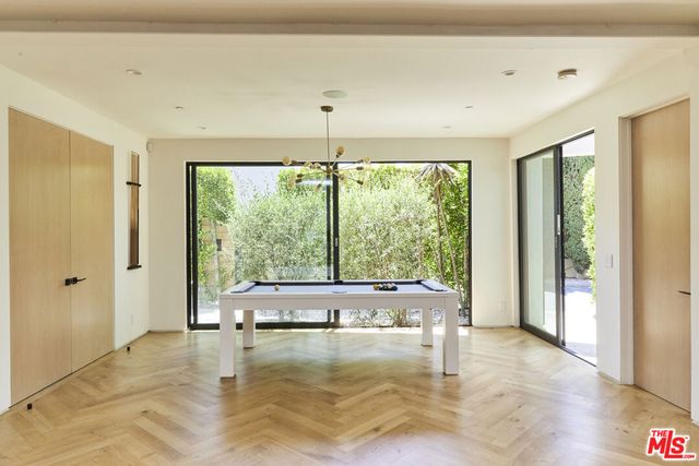 8455 Franklin Avenue, Los Angeles, CA 90069