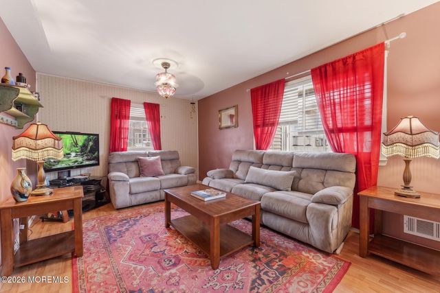 740 10th Avenue, Toms River, NJ 08757