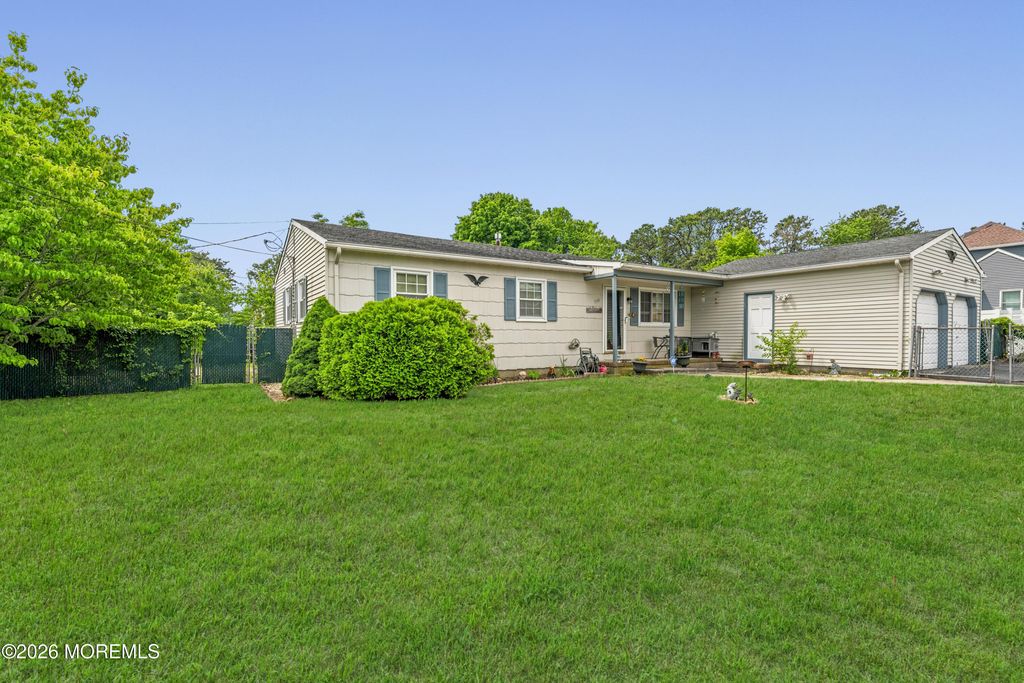 740 10th Avenue, Toms River, NJ 08757