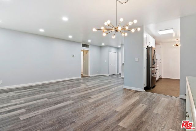 927 N Kings Road 107, West Hollywood, CA 90069